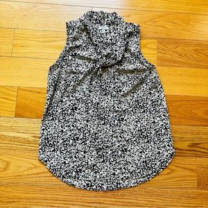 Susina Sleeveless Blouse W/Pussybow Size M